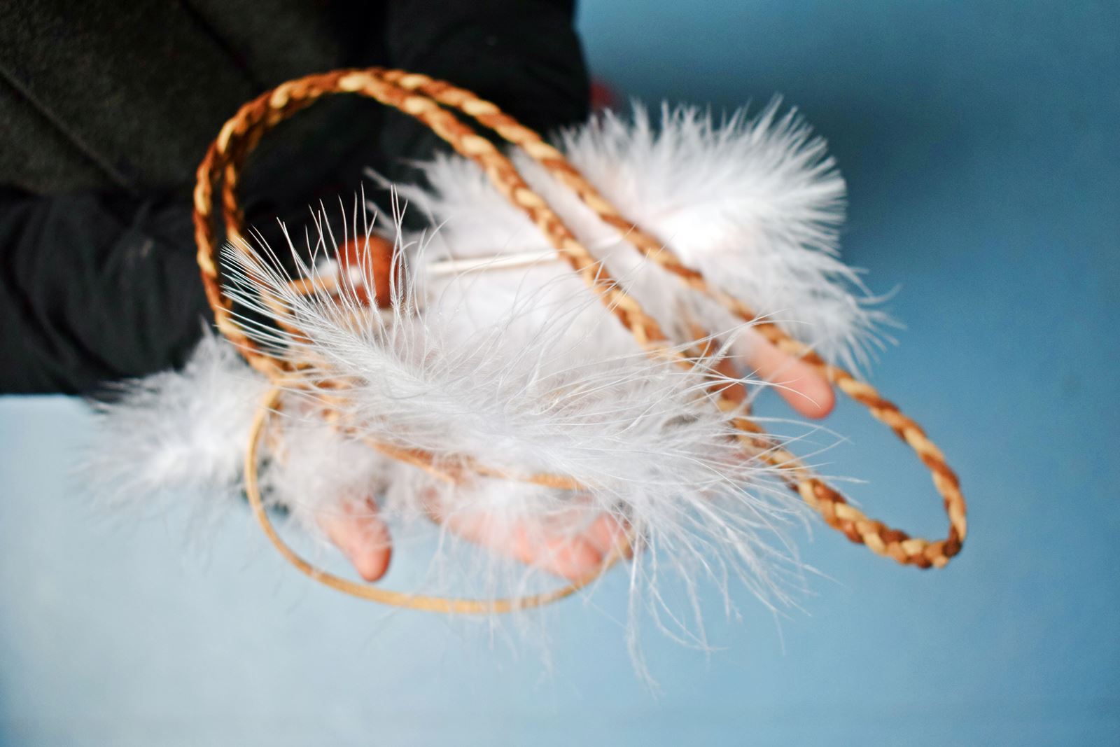 Diy couronne de plumes et de perles our little family le blog 3 bis