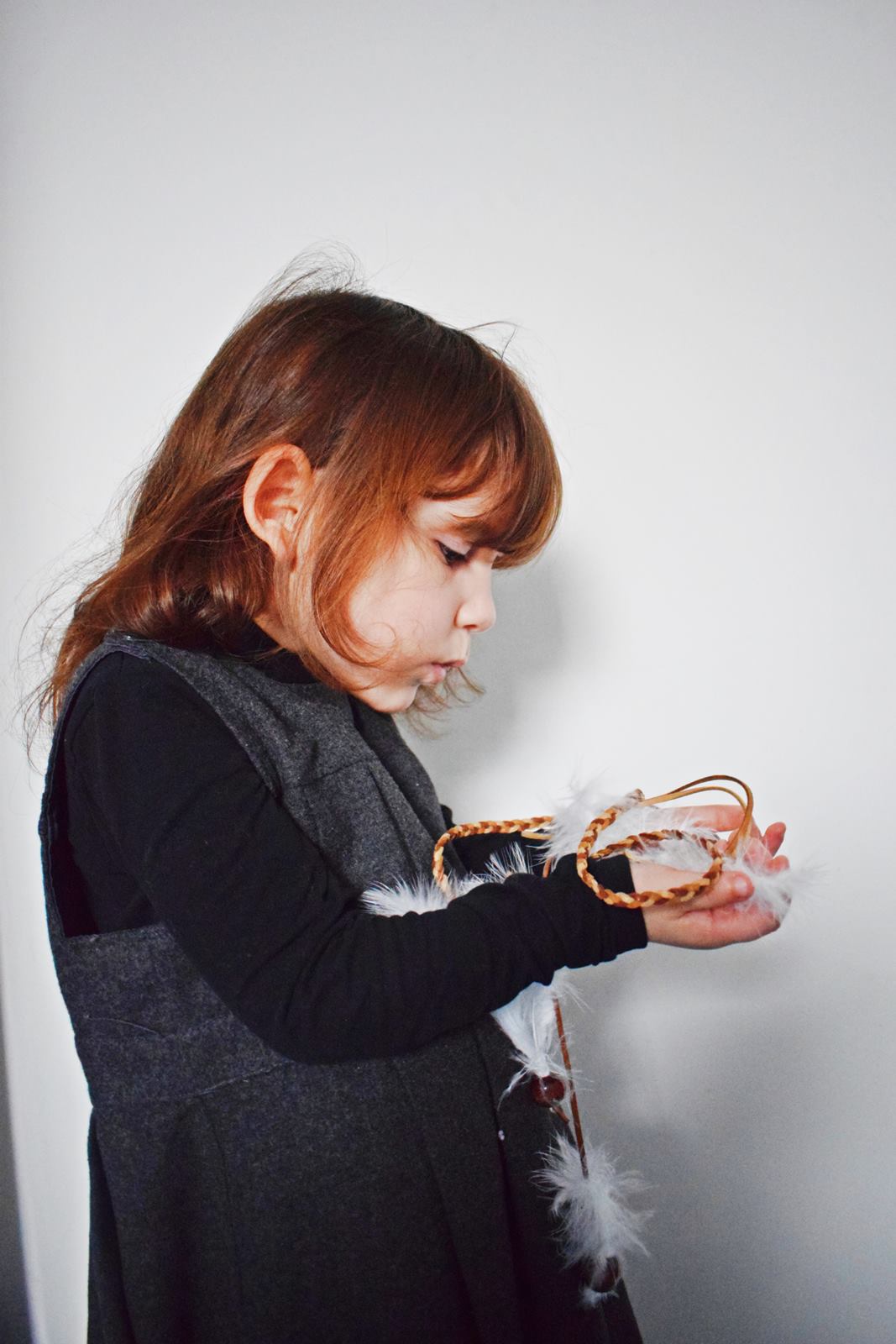 Diy couronne de plumes et de perles our little family le blog 6 bis