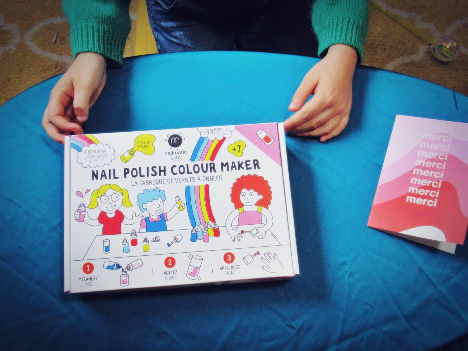 Nail polish colour maker