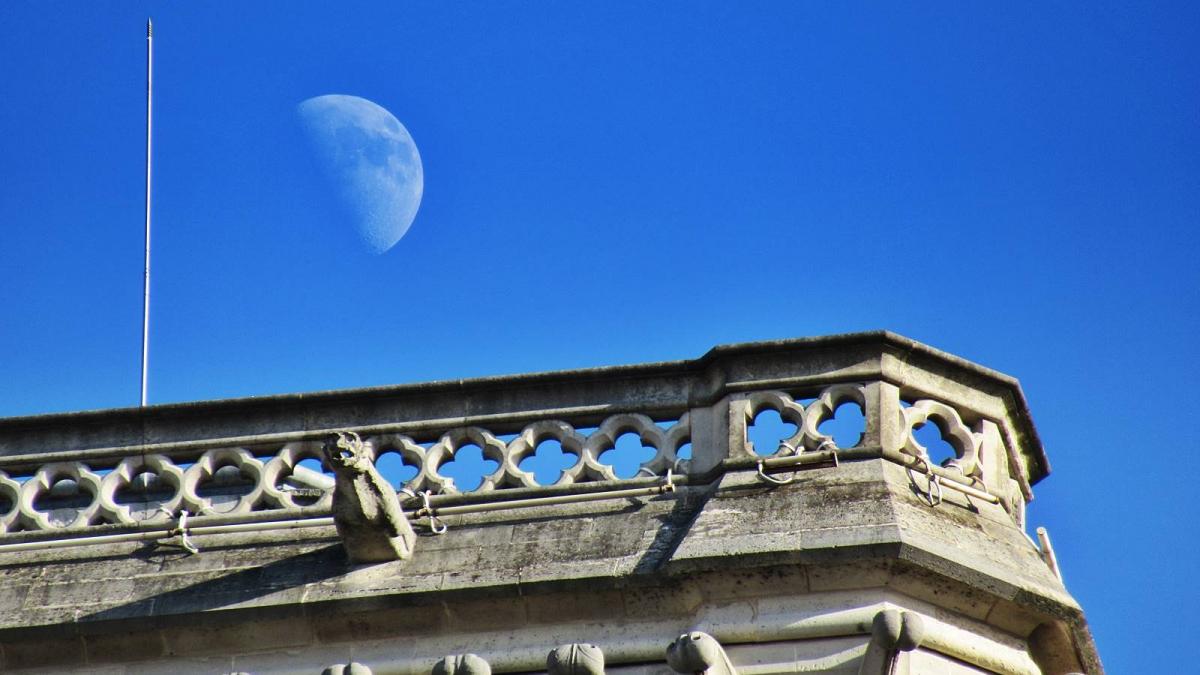 Notre dame de paris lune 1