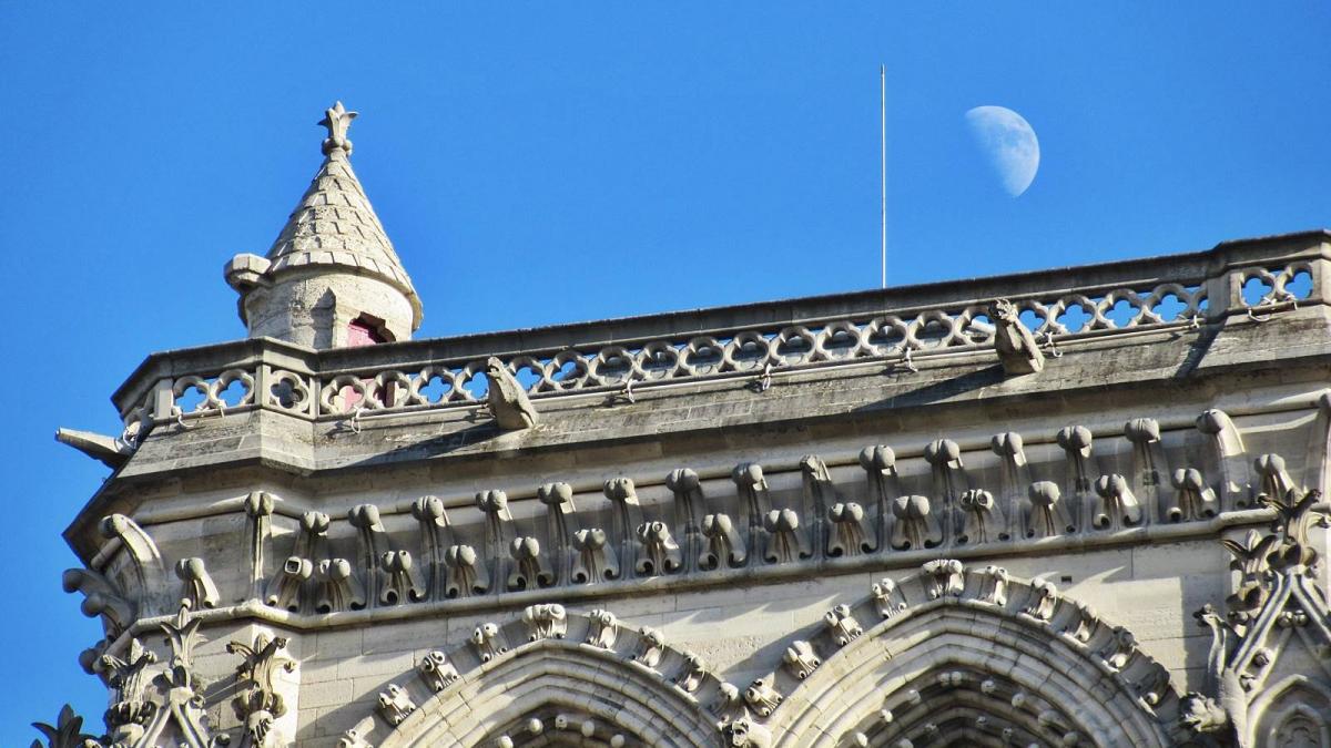 Notre dame de paris lune 2