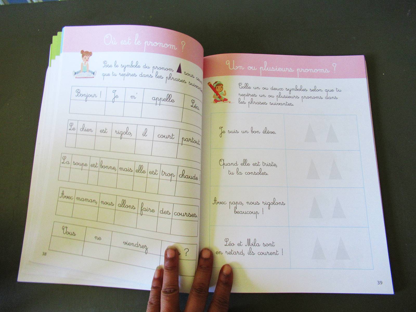 On a teste mon grand cahier montessori de grammaire 1