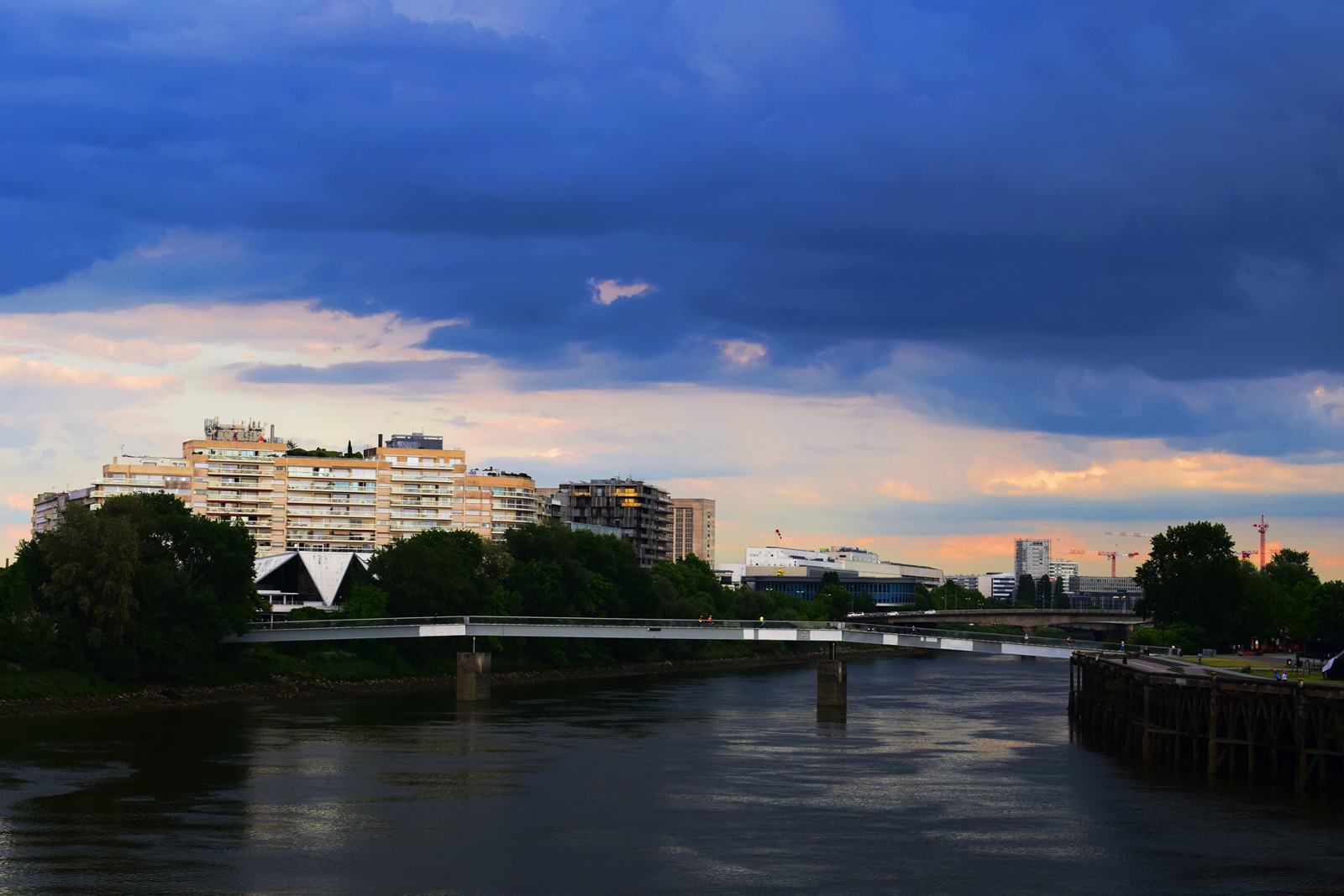 Pont nantes fb